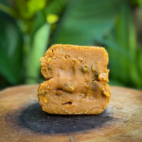 Doce de Leite Puxa-Puxa com Pistache - Latto Doceria - 300g (aprox.)