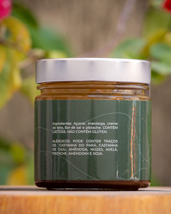 Ingredientes do caramelo de pistache com flor de sal manteiga real e alerta de lactose