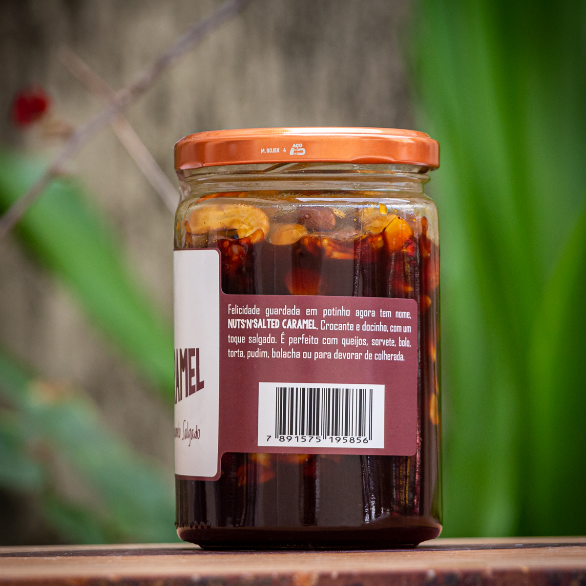 Modo de preparo e código de barras no rótulo da calda de caramelo com castanhas Rutz 350g.