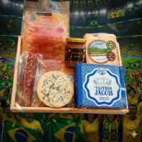 Kit Copa em Casa  - Queijos e Frios Artesanais Brasileiros Premiados (6 Itens)