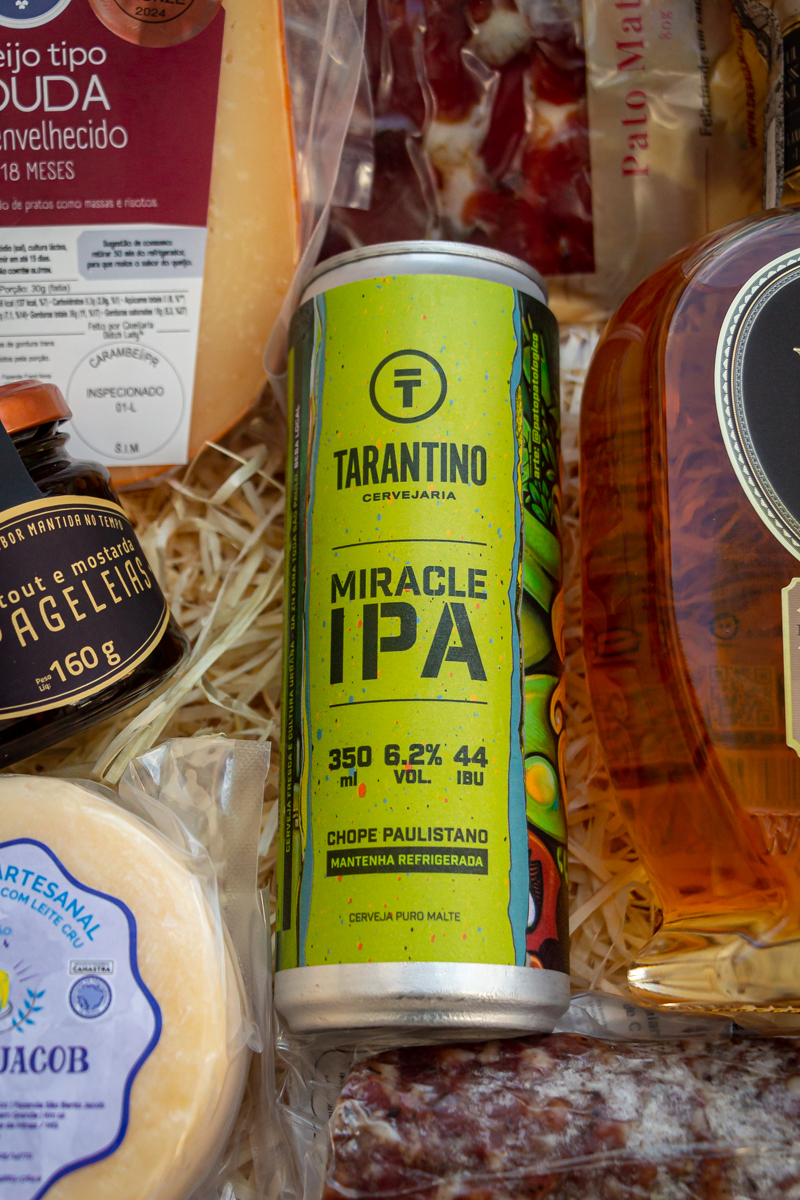 Cesta Ícones do Brasil - Cesta Gourmet com Queijos, Cachaça e Charcutaria - (9 itens)